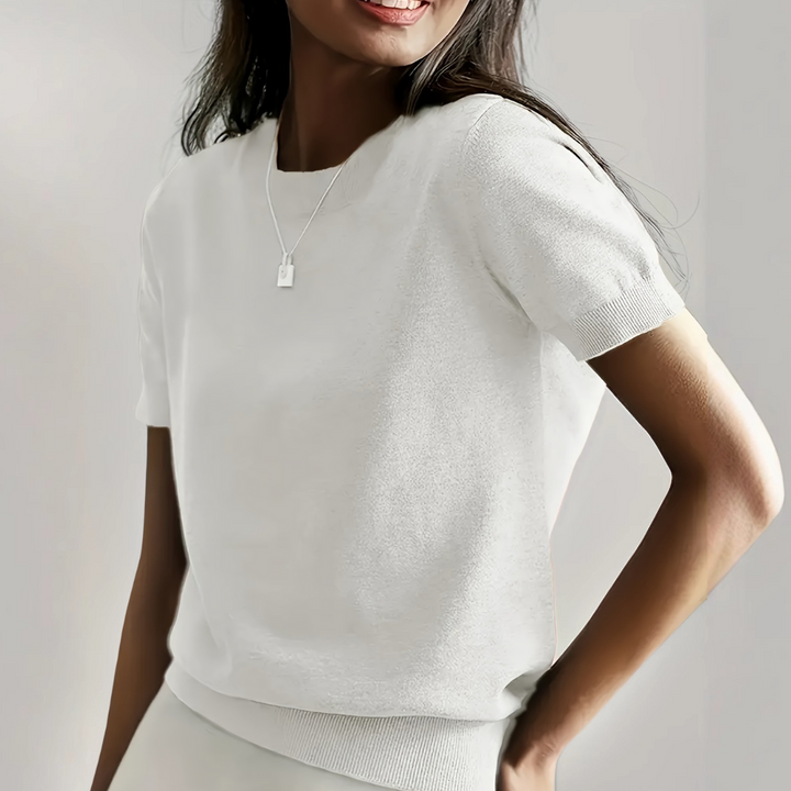 Kiara | Camiseta Básica de Cuello Redondo